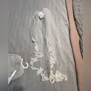 NWT David’s Bridal Wedding Veil